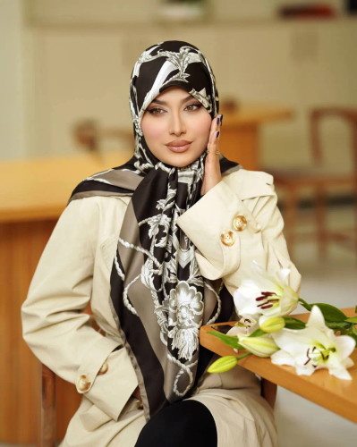 روسری ابریشم توییل دور دست دوز زمینه قهوه ای سوخته طرح طناب کیفیت بالا (high quality) قواره بزرگ